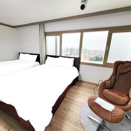 Top Island Hotel Jeju Exterior foto