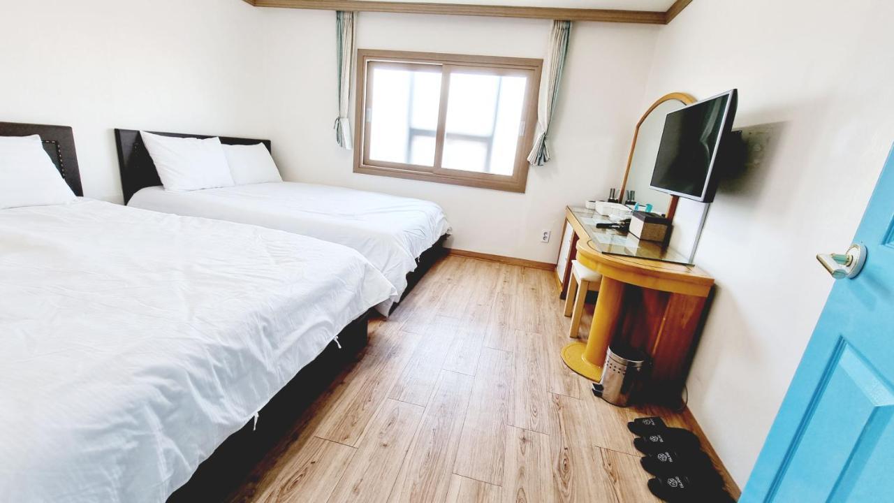 Top Island Hotel Jeju Exterior foto
